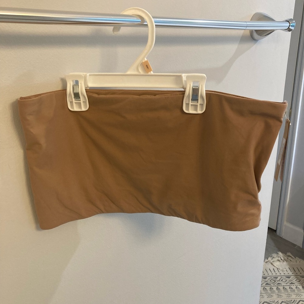 SKIMS NWT fits everyone bandeau color sienna sz 3X